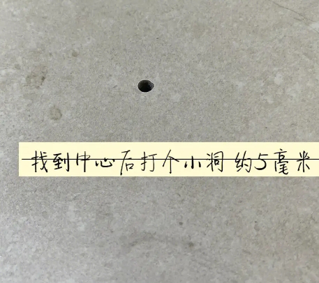 封开瓷砖空鼓维修公司专业解答在瓷砖铺贴过程中，如果砂料搅拌不均匀，将会带来以下问题